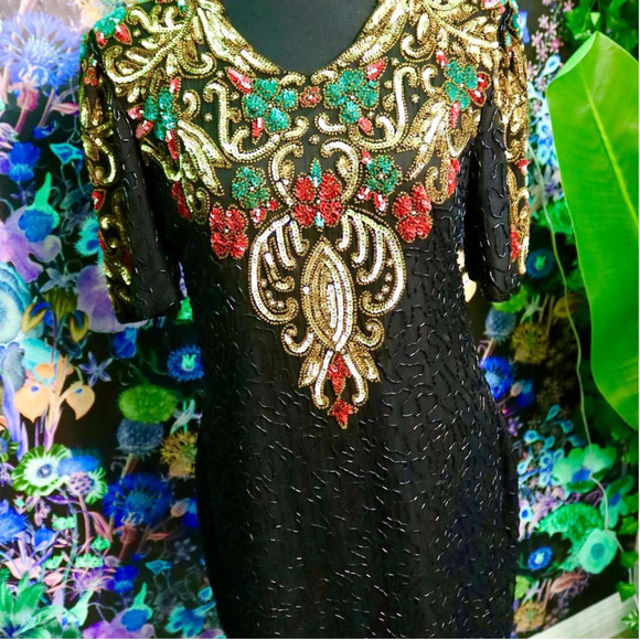 Dresses - Picture 6 of 8